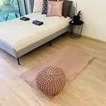 Blanc Harfa Design Apartmán *
