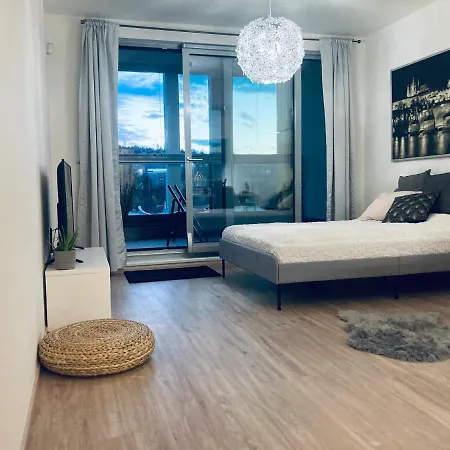 Blanc Harfa Design Apartment